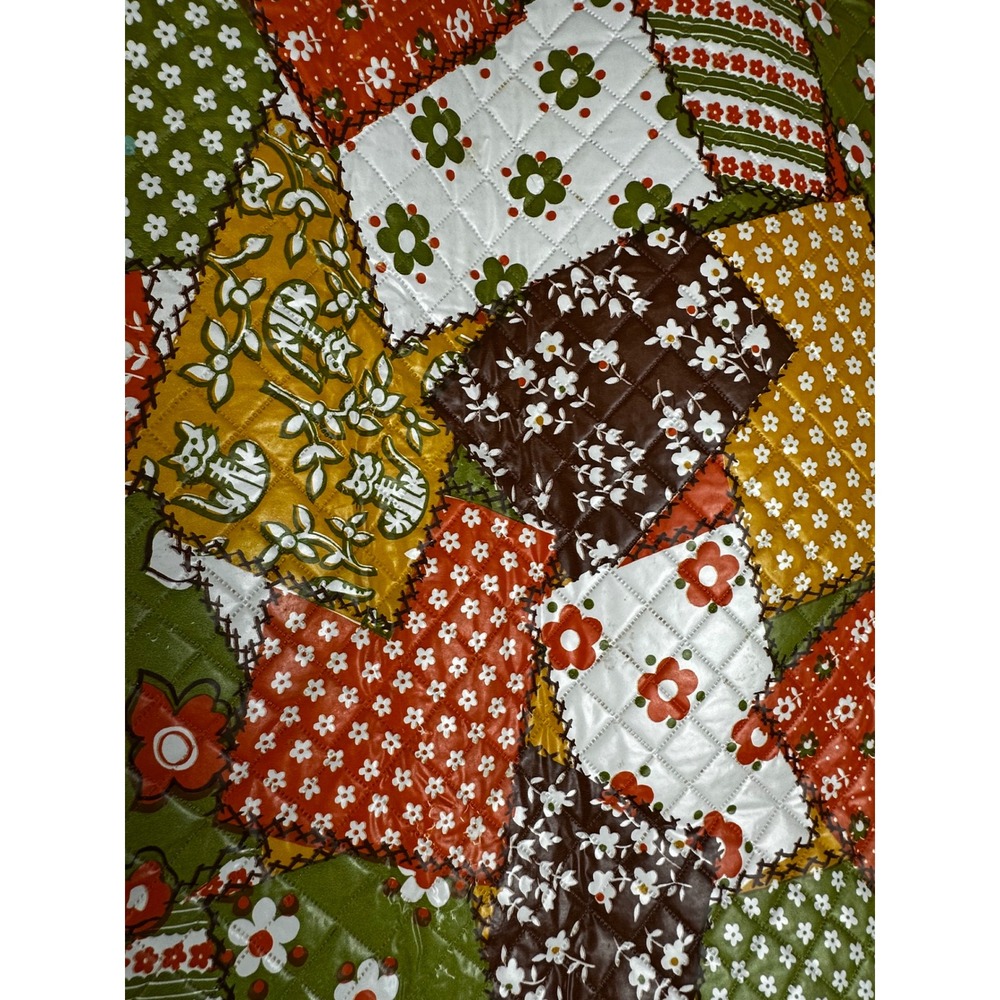 Groovy 1970s heavy plastic tablecloth that measures 52"x 53 1/2" - Picture 4 of 7